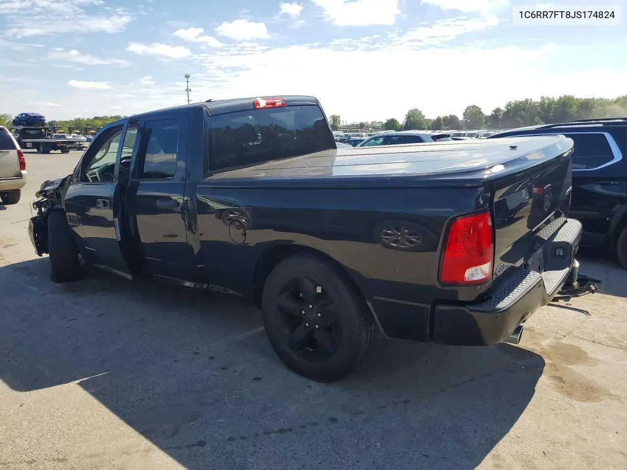 2018 RAM 1500 VIN 1C6RR7FT8JS174824 — фото 2