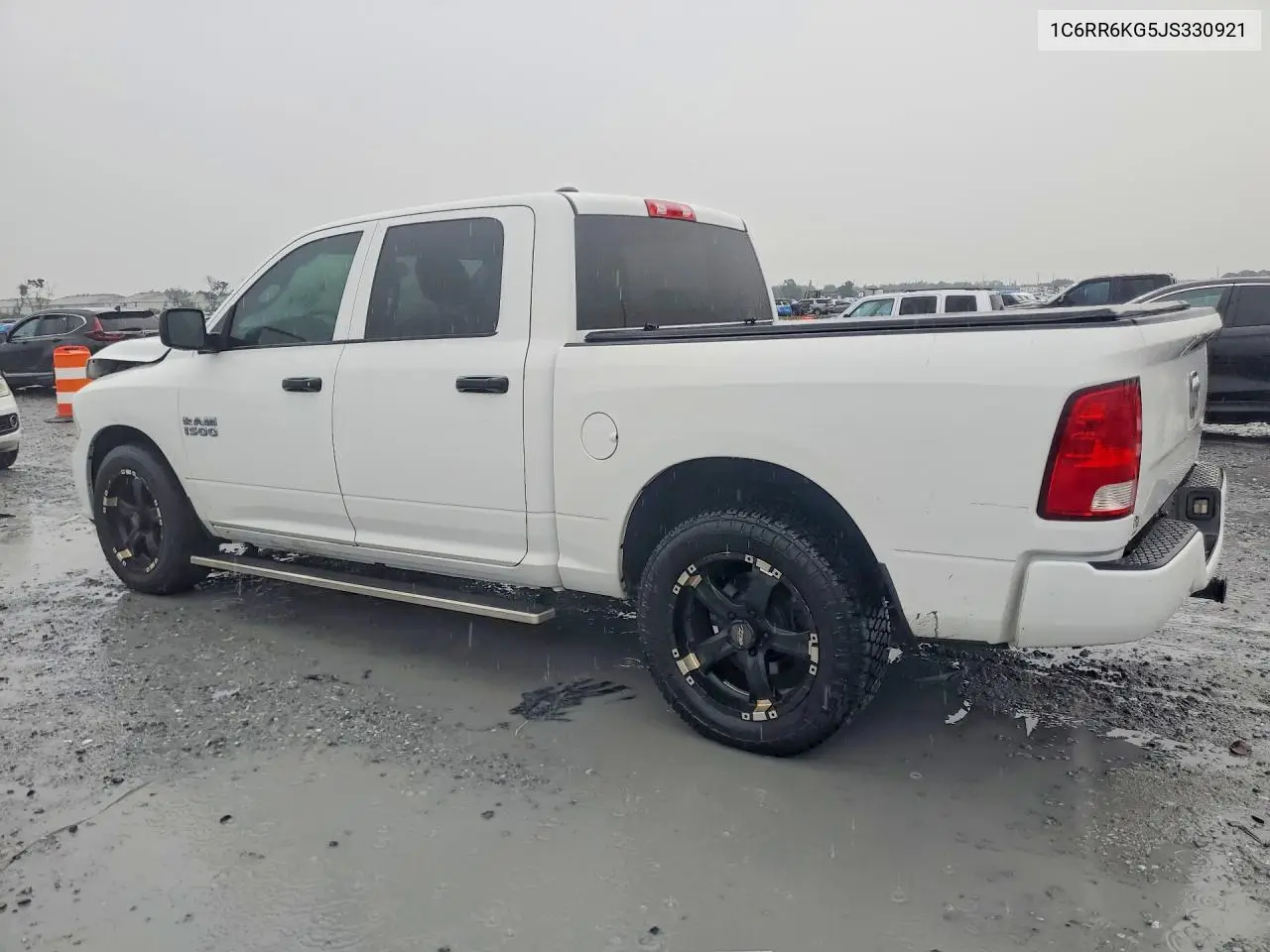 2018 RAM 1500 VIN 1C6RR6KG5JS330921 — фото 2