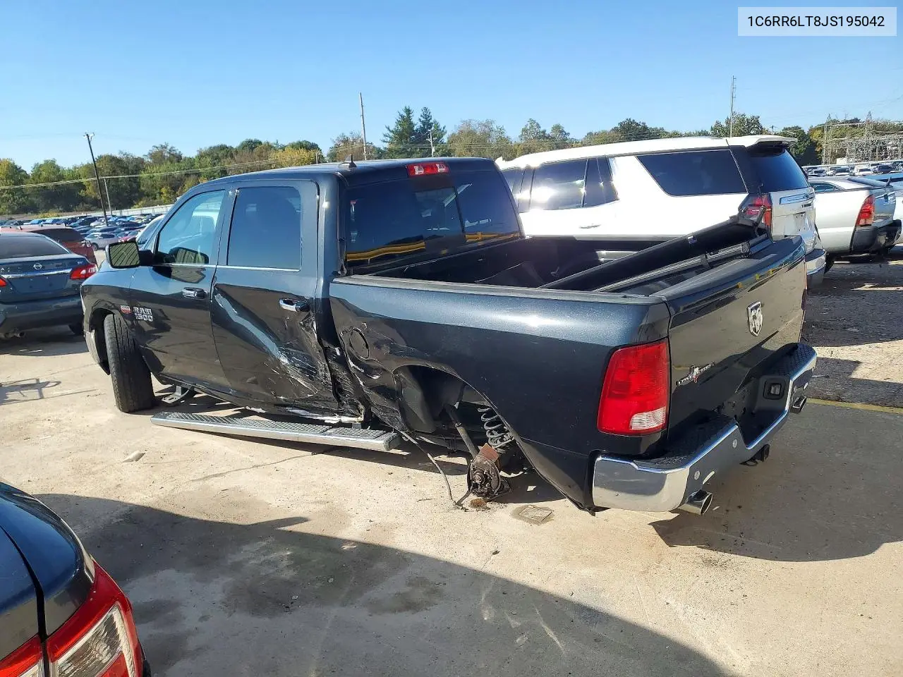 2018 RAM 1500 VIN 1C6RR6LT8JS195042 — фото 2