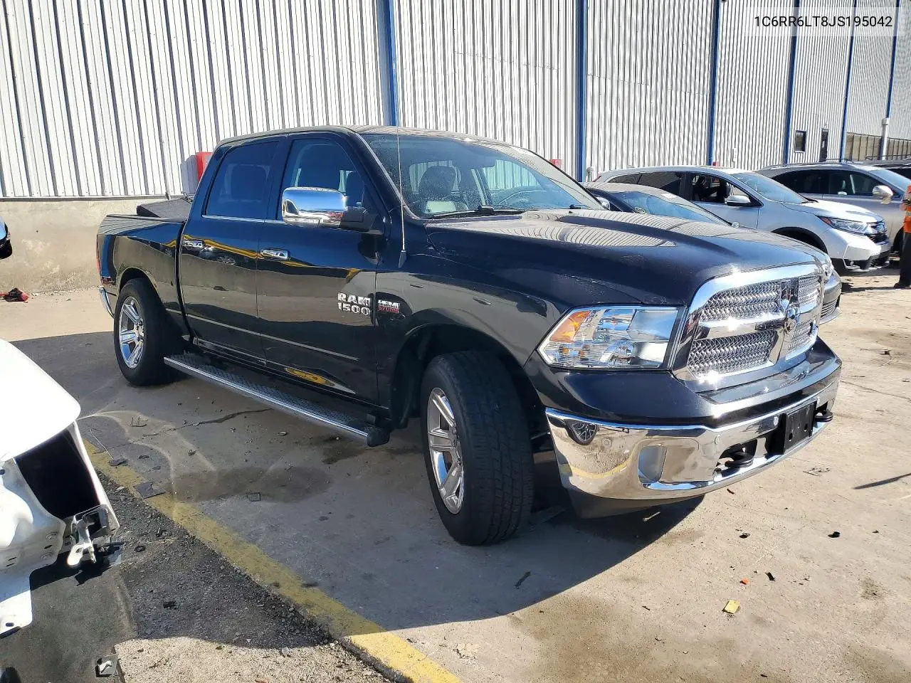 2018 RAM 1500 VIN 1C6RR6LT8JS195042 — фото 4