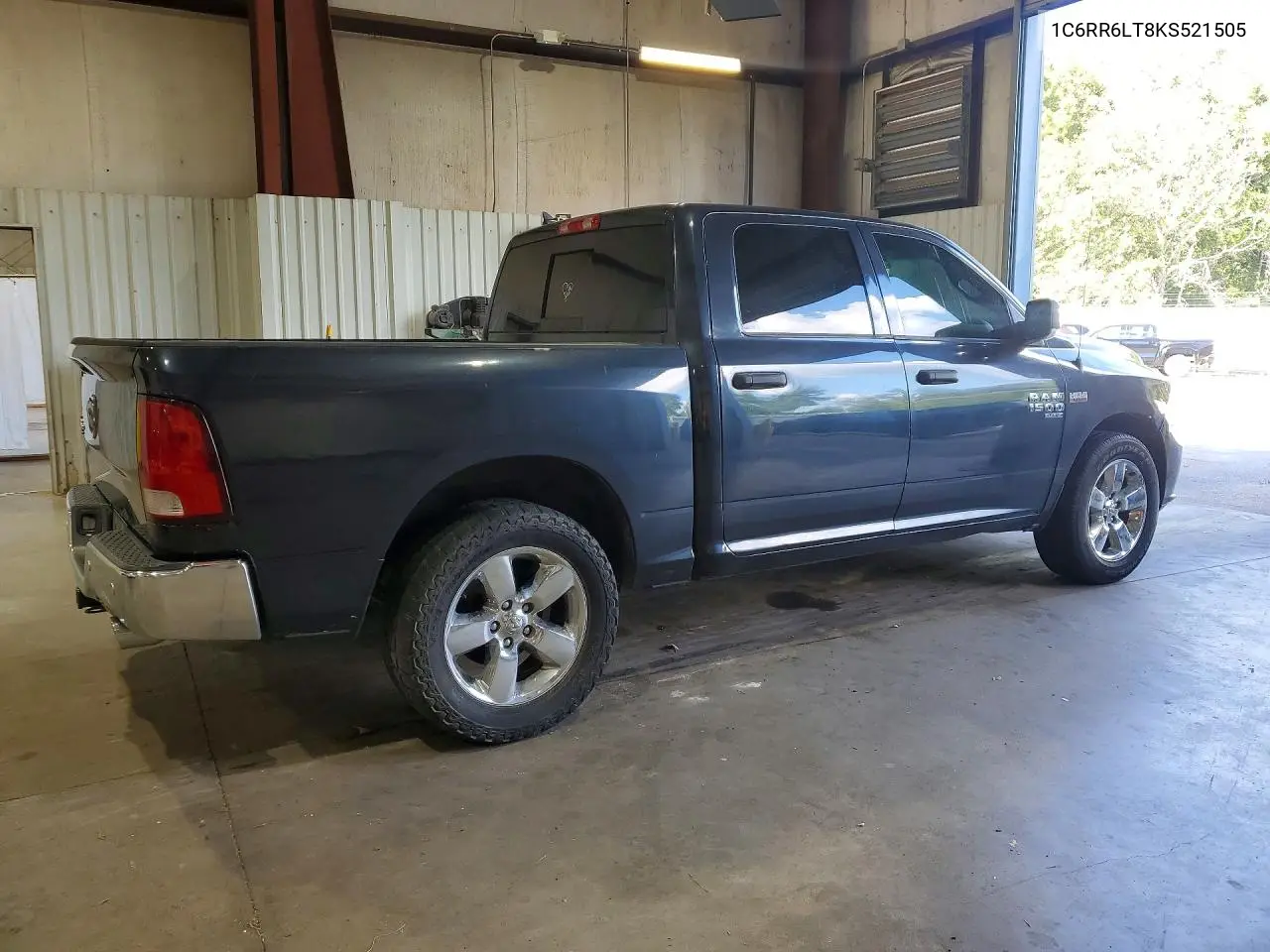 2019 RAM 1500 VIN 1C6RR6LT8KS521505 — фото 3