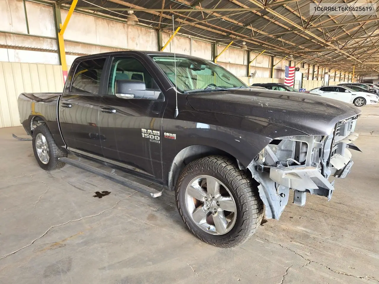 2019 RAM 1500 VIN 1C6RR6LT6KS625619 — фото 4