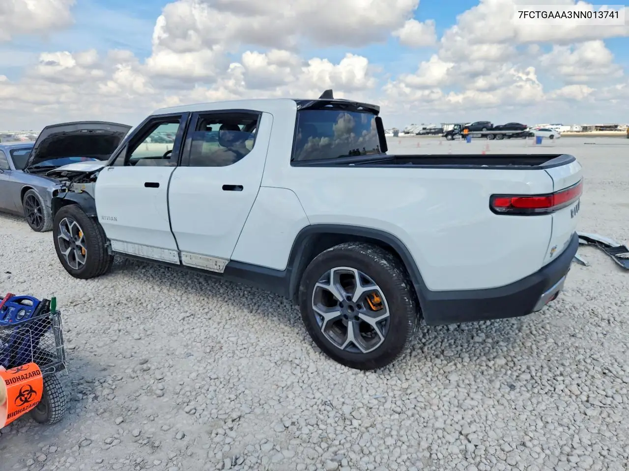2022 RIVIAN R1T VIN 7FCTGAAA3NN013741 — фото 3