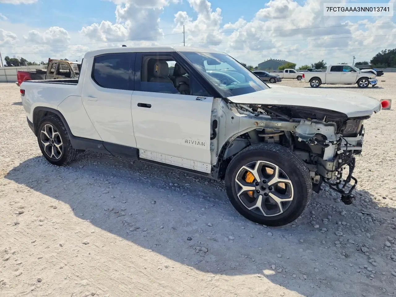 2022 RIVIAN R1T VIN 7FCTGAAA3NN013741 — фото 5