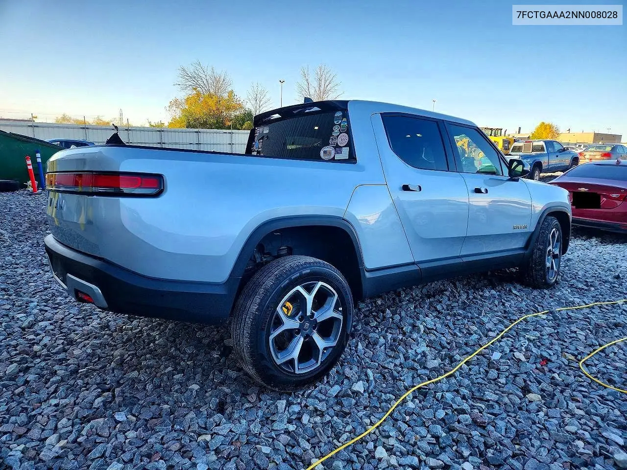 2022 RIVIAN R1T VIN 7FCTGAAA2NN008028 — фото 3