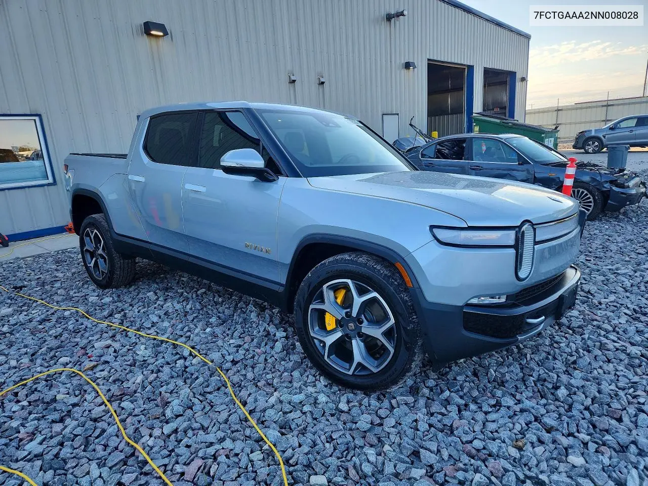 2022 RIVIAN R1T VIN 7FCTGAAA2NN008028 — фото 4
