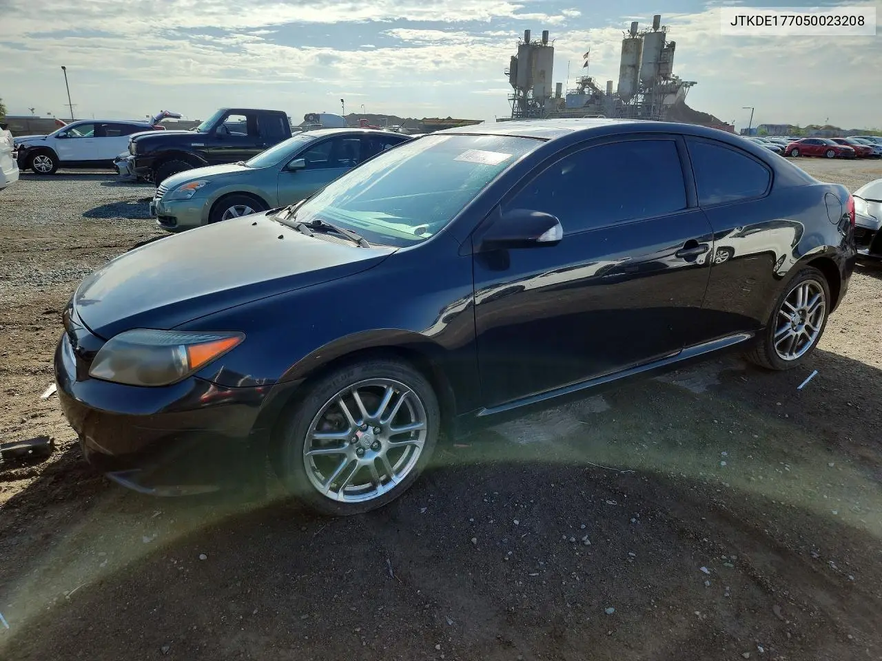 SCION TC 2005, VIN JTKDE177050023208