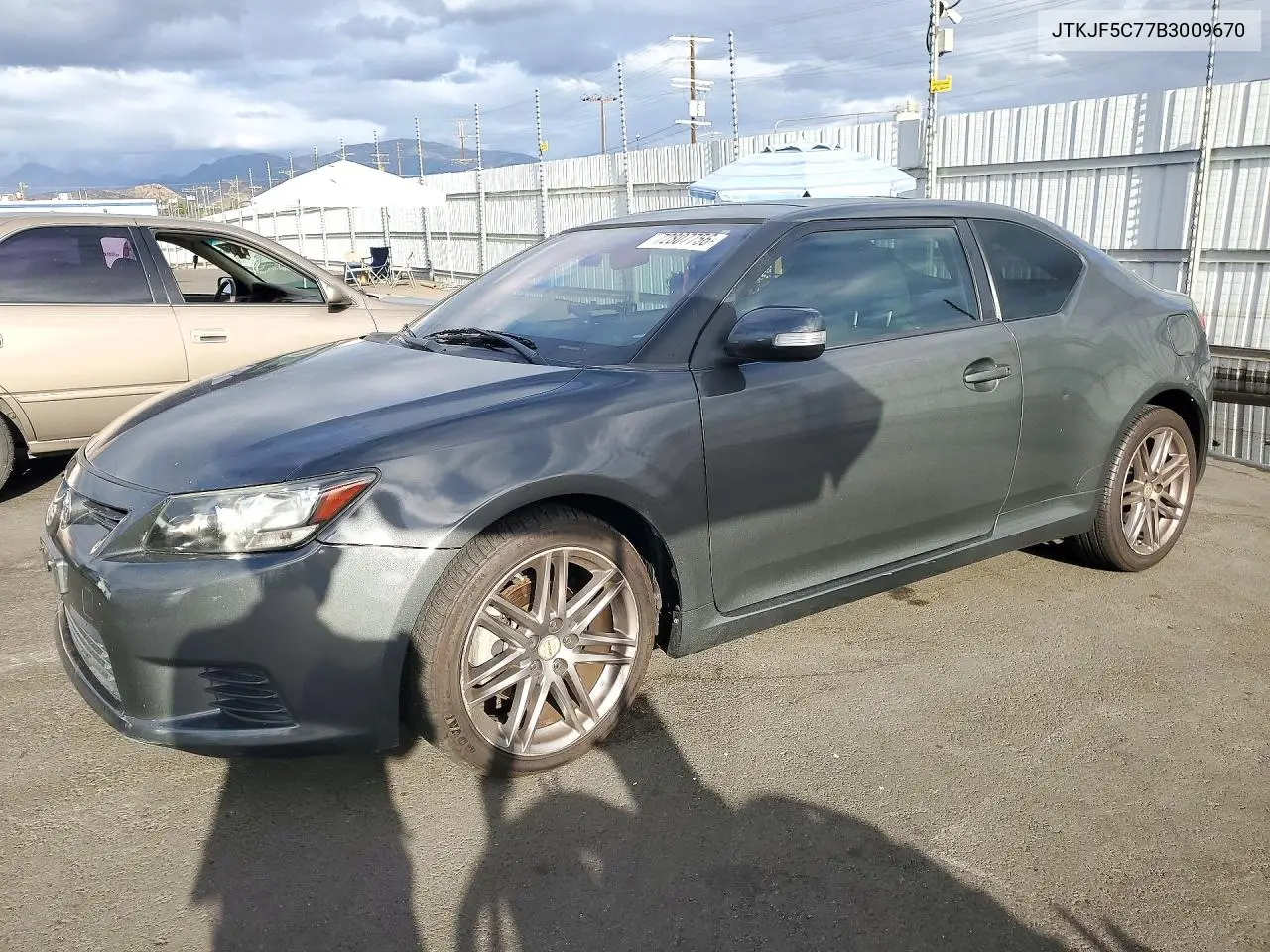 SCION TC 2011, VIN JTKJF5C77B3009670
