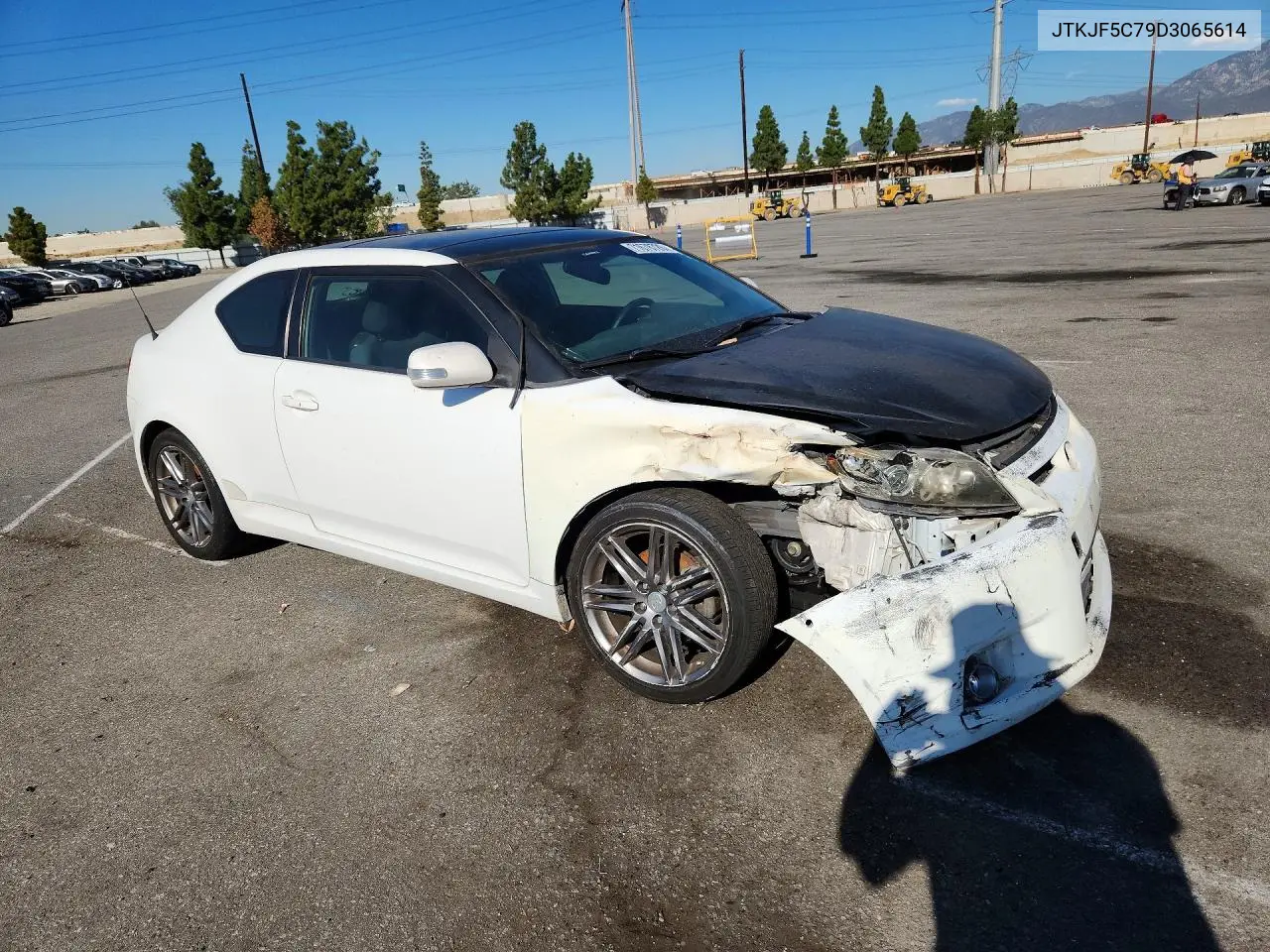 2013 SCION TC VIN JTKJF5C79D3065614 — фото 4