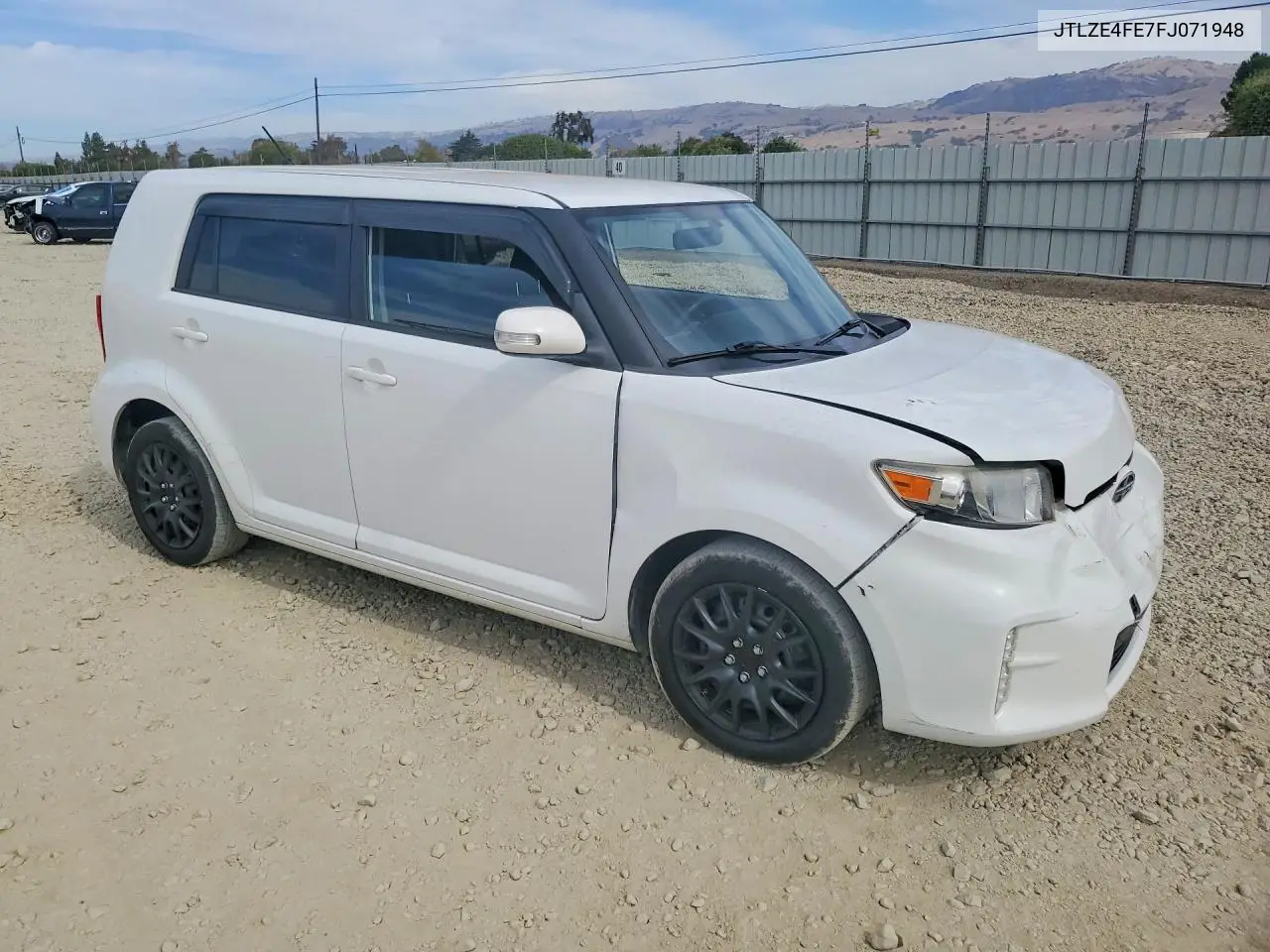 SCION XB 2015, VIN JTLZE4FE7FJ071948