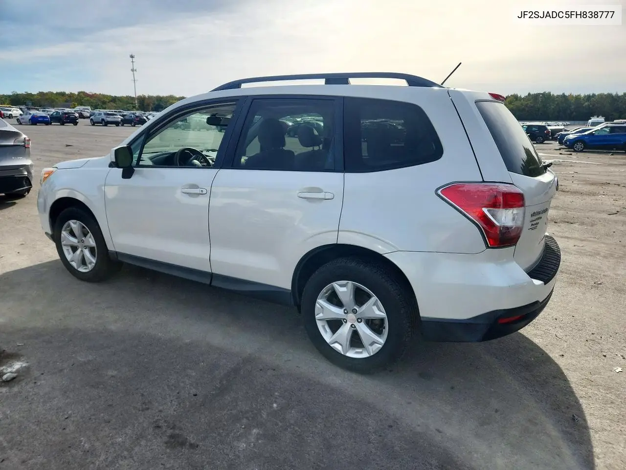 2015 SUBARU FORESTER VIN JF2SJADC5FH838777 — фото 2
