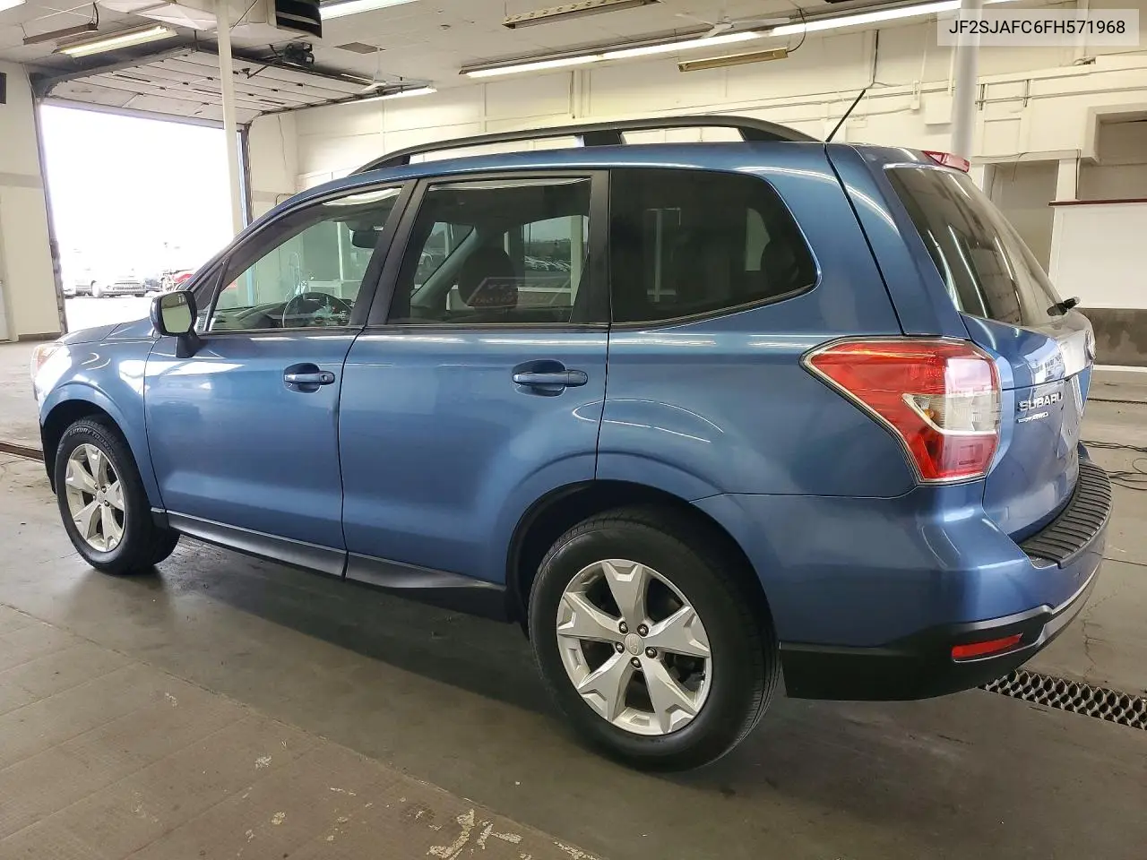 2015 SUBARU FORESTER VIN JF2SJAFC6FH571968 — фото 2