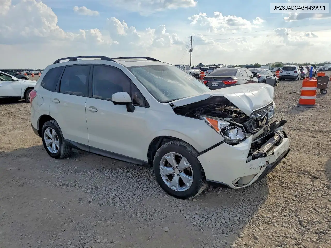 2016 SUBARU FORESTER VIN JF2SJADC4GH439991 — фото 4