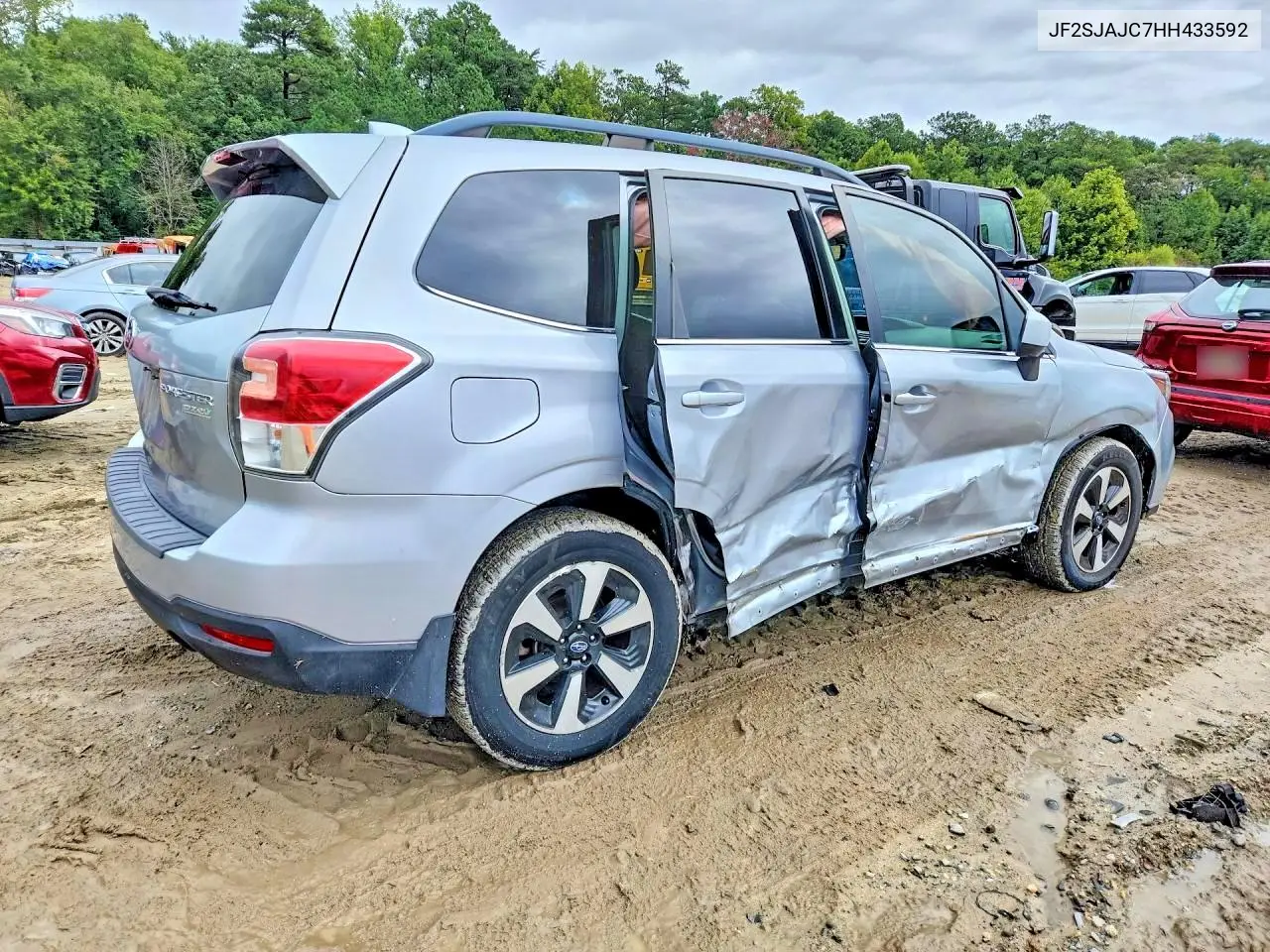 2017 SUBARU FORESTER VIN JF2SJAJC7HH433592 — фото 3