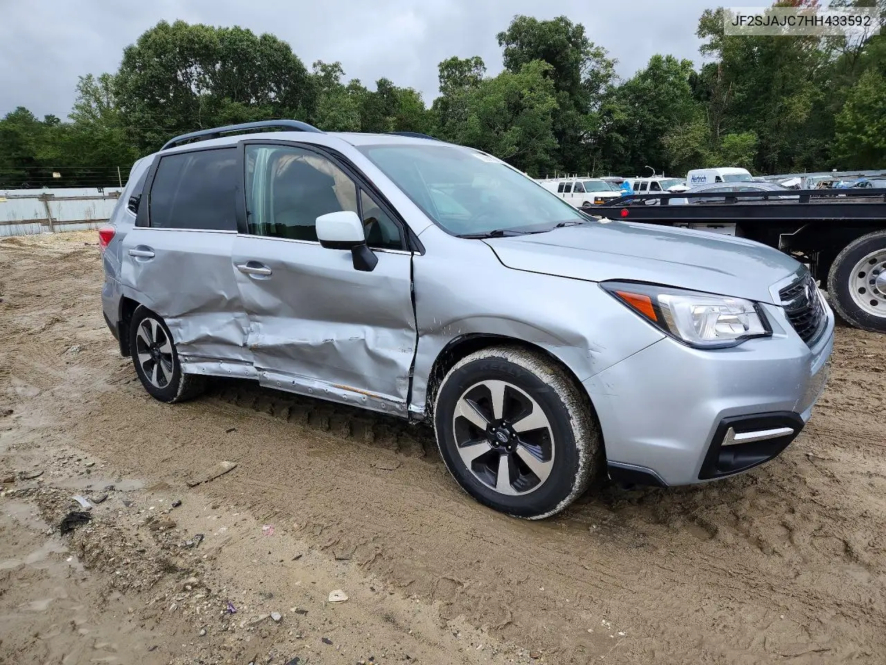 2017 SUBARU FORESTER VIN JF2SJAJC7HH433592 — фото 4