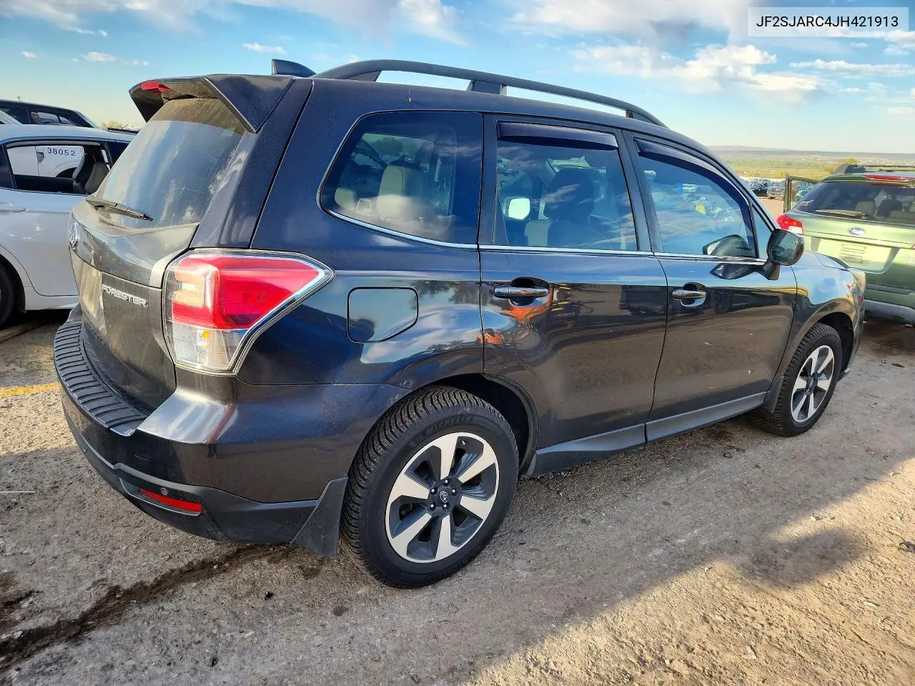 2018 SUBARU FORESTER VIN JF2SJARC4JH421913 — фото 3