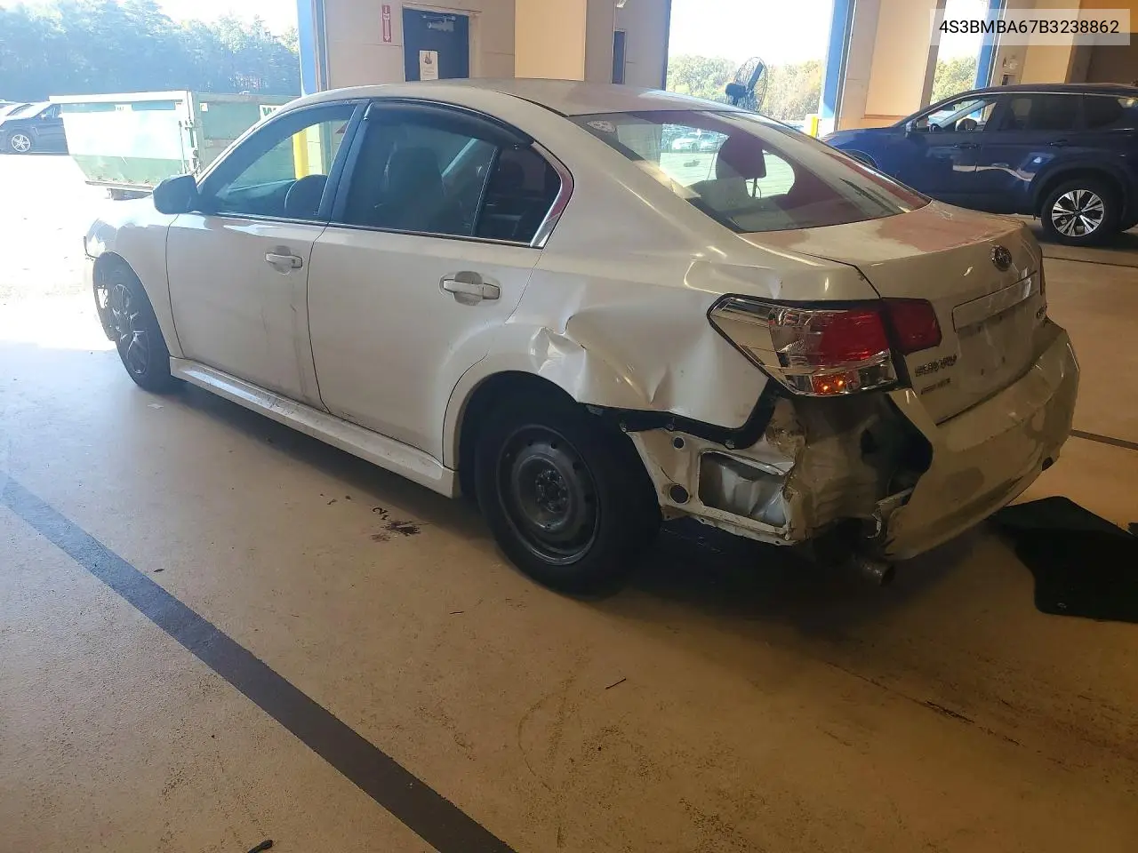 2011 SUBARU LEGACY VIN 4S3BMBA67B3238862 — фото 2