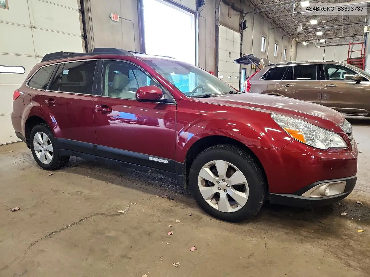 2011 SUBARU OUTBACK VIN 4S4BRCKC1B3393737 — фото 4