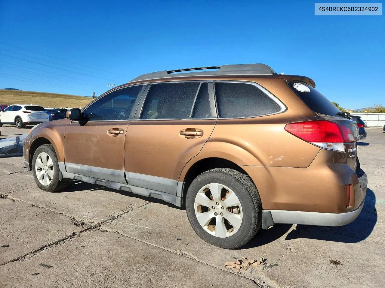 2011 SUBARU OUTBACK VIN 4S4BREKC6B2324902 — фото 2