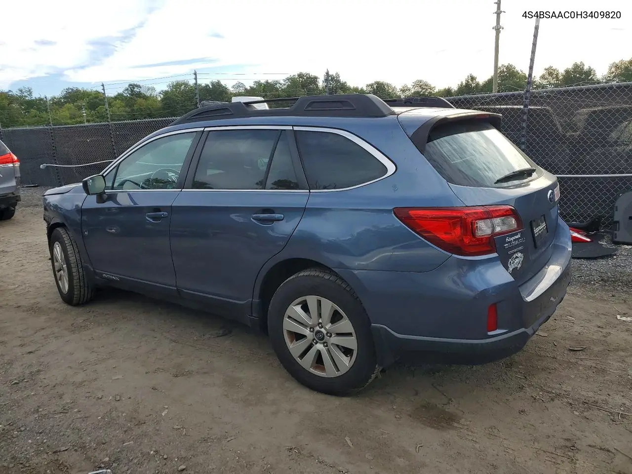 2017 SUBARU OUTBACK VIN 4S4BSAAC0H3409820 — фото 2