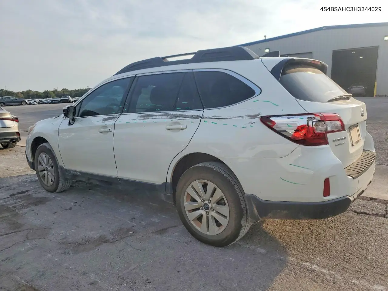 2017 SUBARU OUTBACK VIN 4S4BSAHC3H3344029 — фото 2