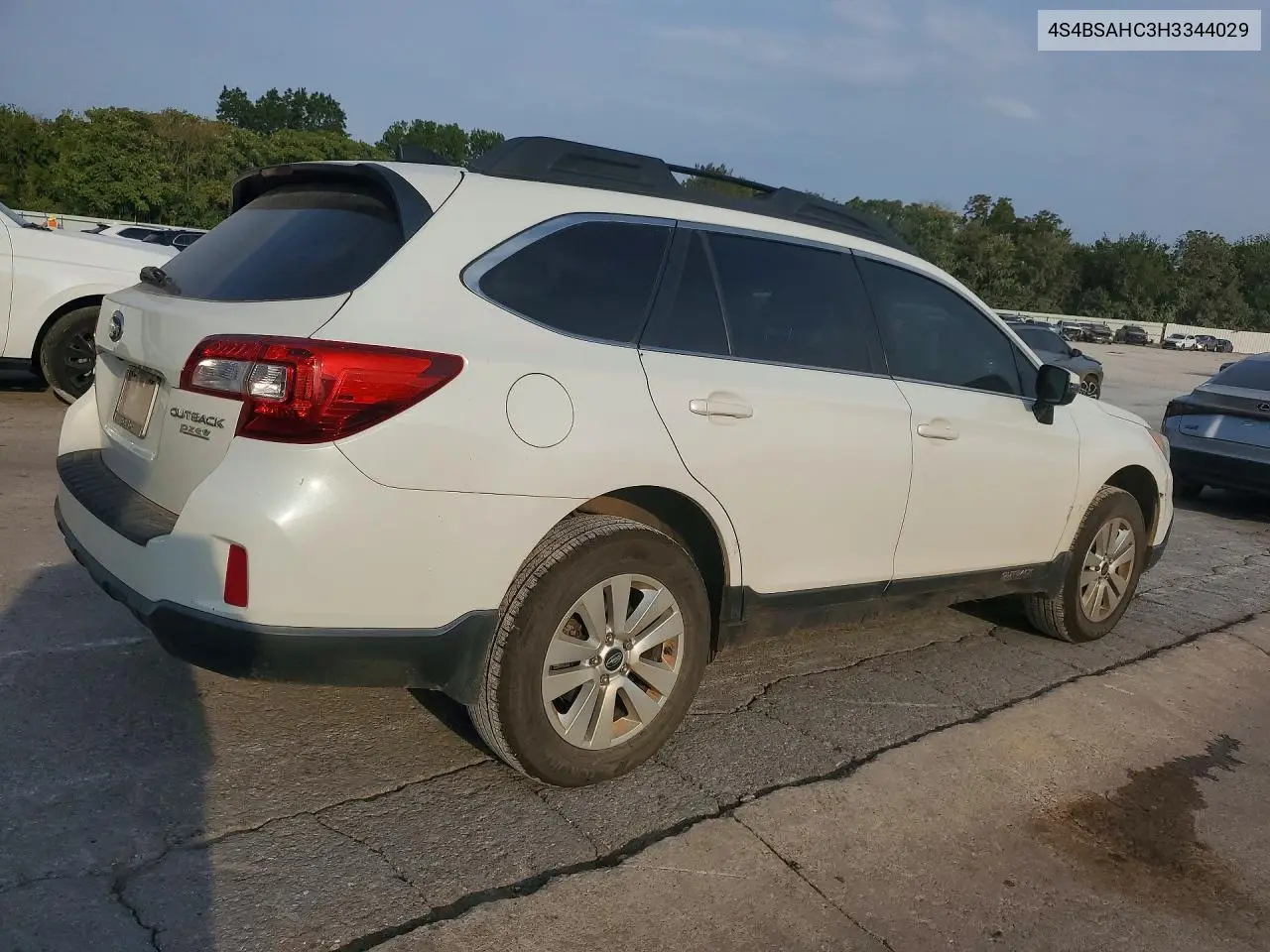 2017 SUBARU OUTBACK VIN 4S4BSAHC3H3344029 — фото 3