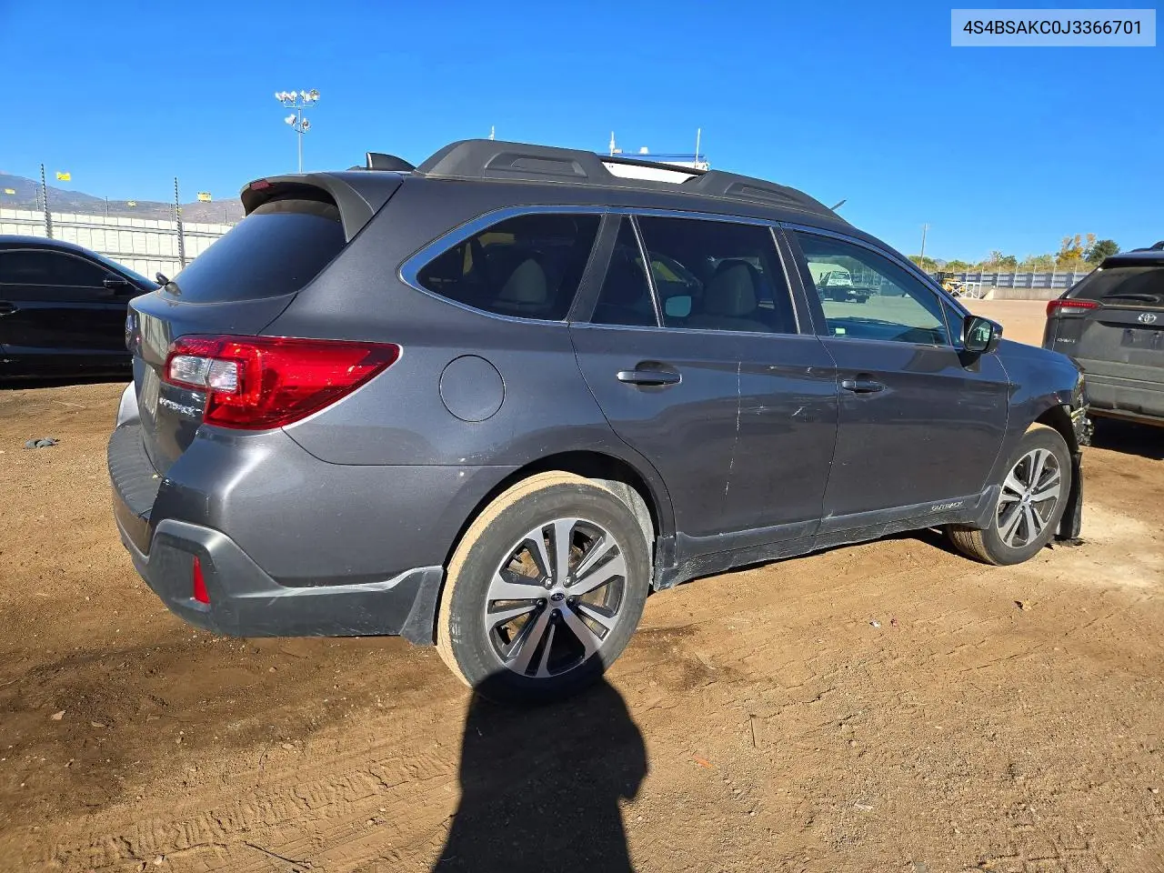 2018 SUBARU OUTBACK VIN 4S4BSAKC0J3366701 — фото 3