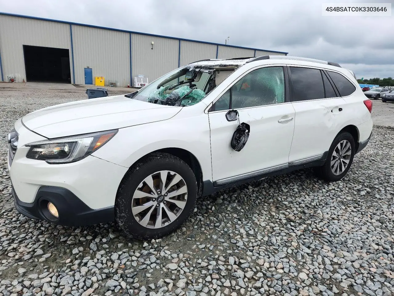 SUBARU OUTBACK 2019, VIN 4S4BSATC0K3303646