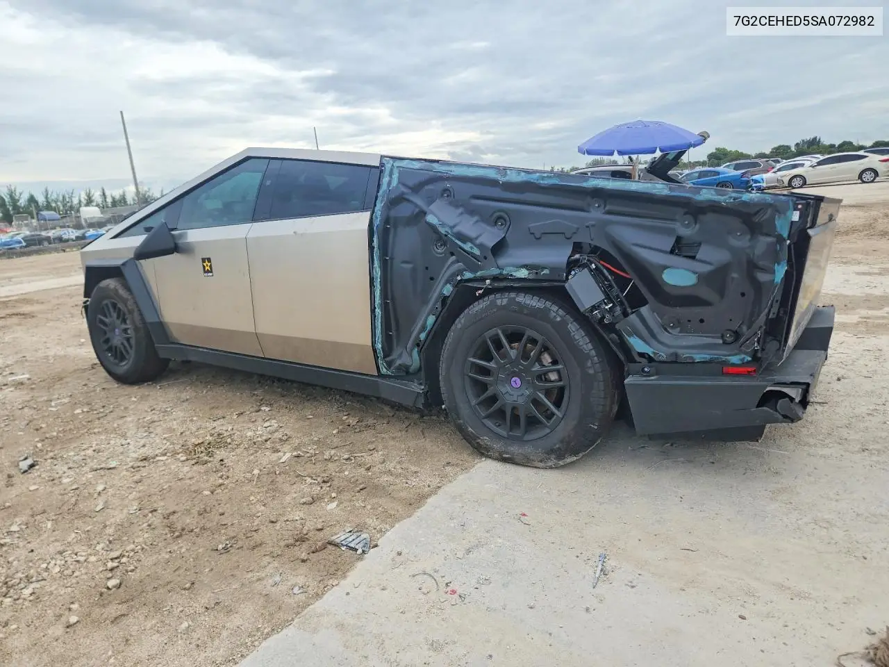2025 TESLA CYBERTRUCK VIN 7G2CEHED5SA072982 — фото 2