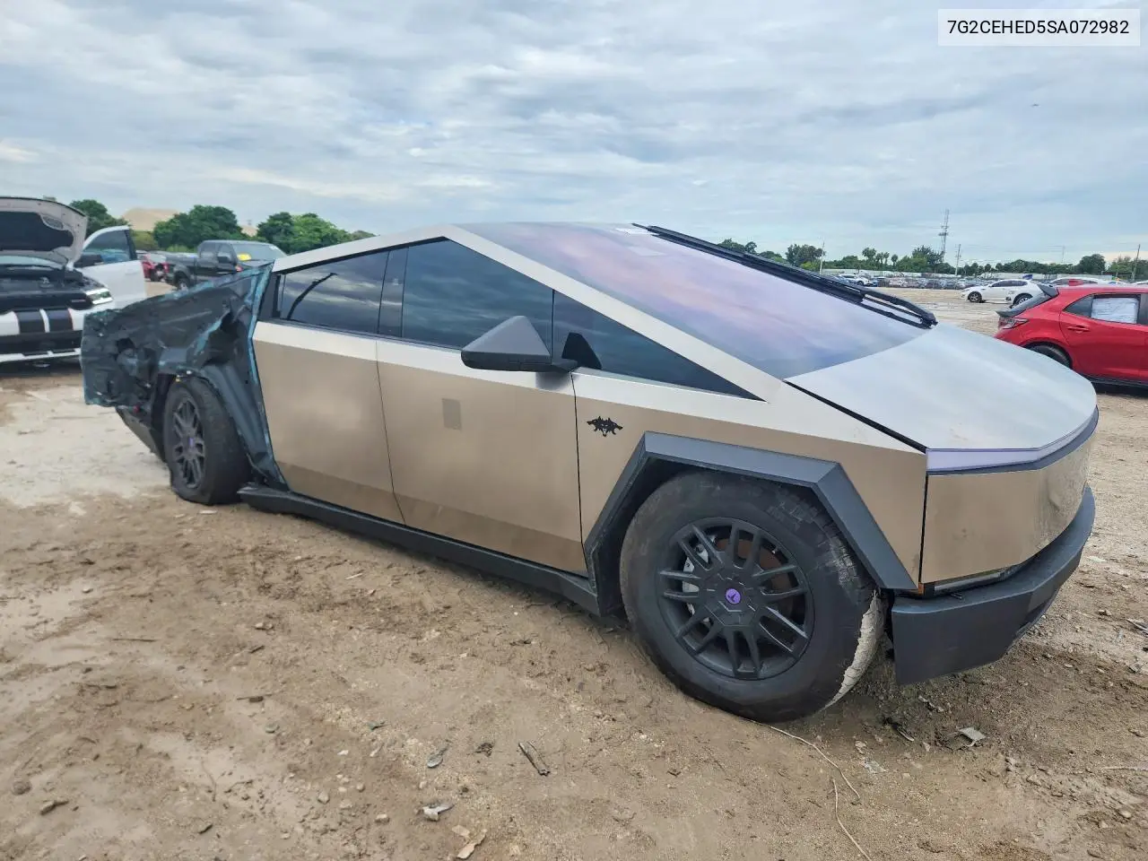 2025 TESLA CYBERTRUCK VIN 7G2CEHED5SA072982 — фото 4
