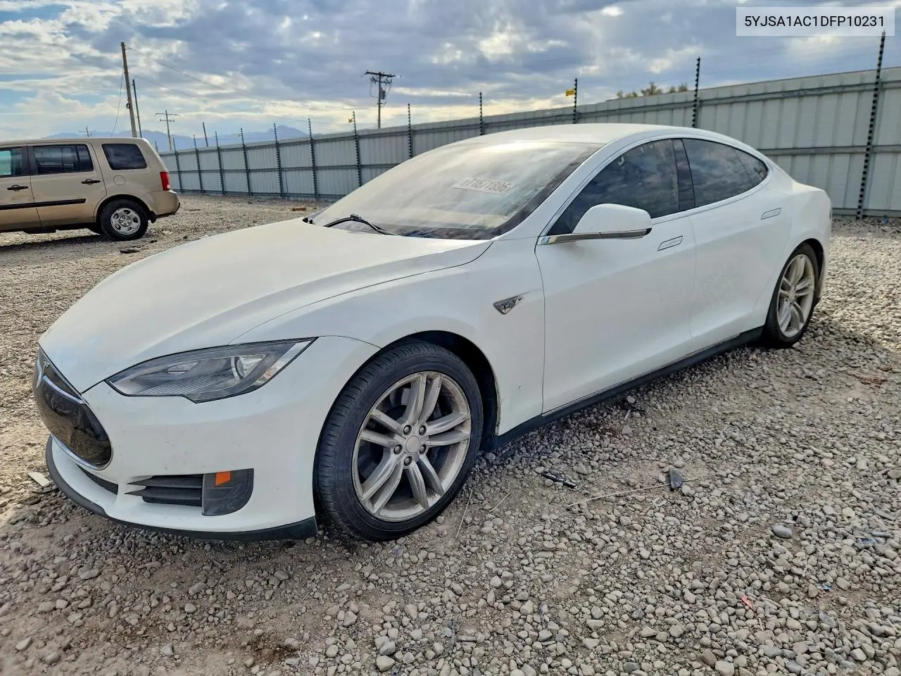 TESLA MODEL S 2013, VIN 5YJSA1AC1DFP10231
