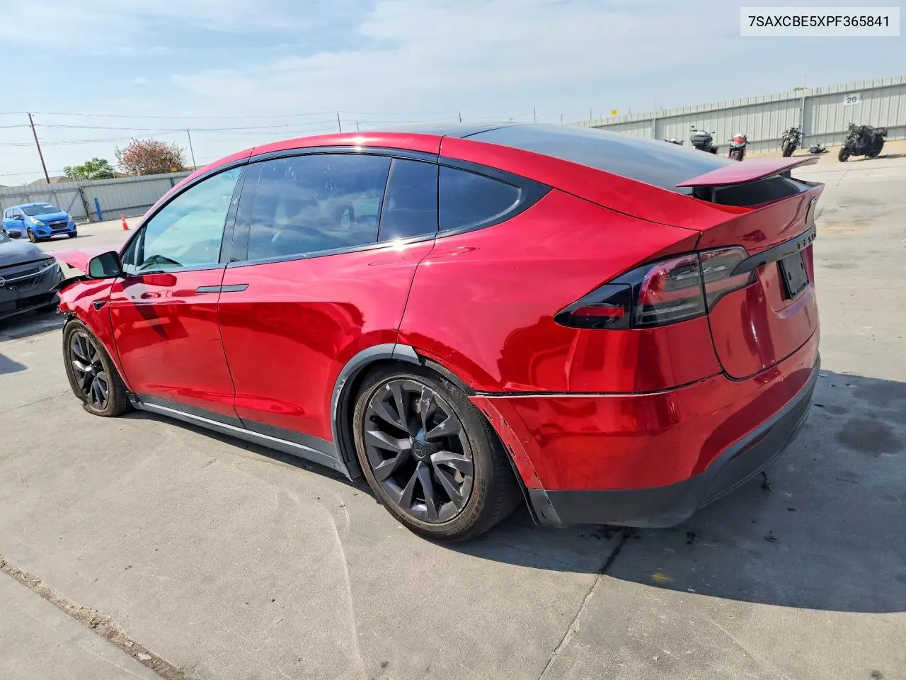 2023 TESLA MODEL X VIN 7SAXCBE5XPF365841 — фото 2