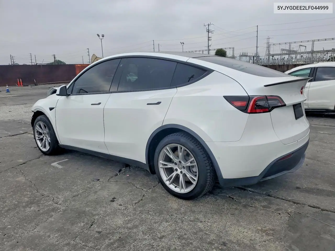 2020 TESLA MODEL Y VIN 5YJYGDEE2LF044999 — фото 2