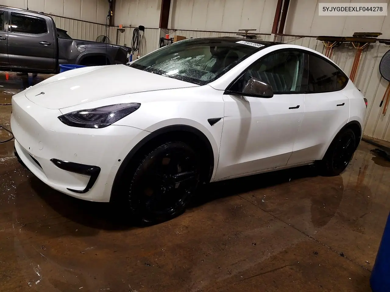 TESLA MODEL Y 2020, VIN 5YJYGDEEXLF044278