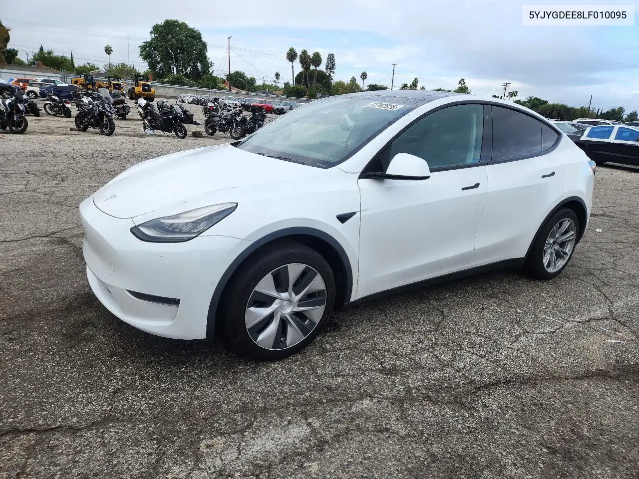 TESLA MODEL Y 2020, VIN 5YJYGDEE8LF010095
