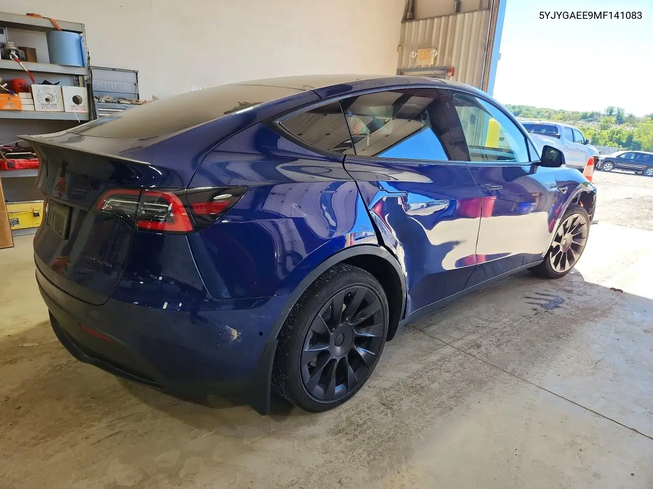 2021 TESLA MODEL Y VIN 5YJYGAEE9MF141083 — фото 3