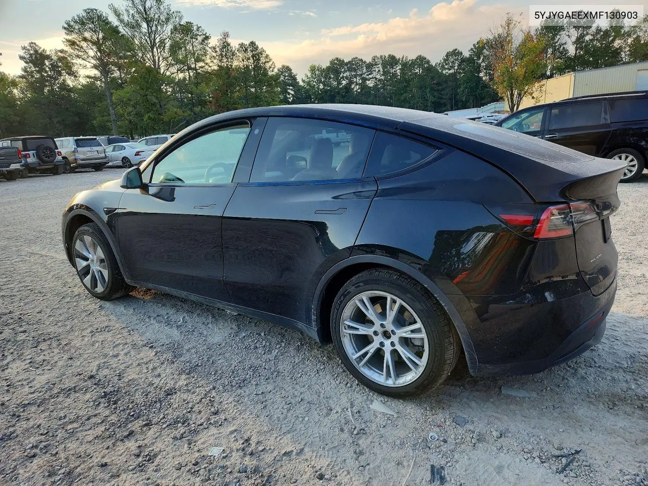 2021 TESLA MODEL Y VIN 5YJYGAEEXMF130903 — фото 2