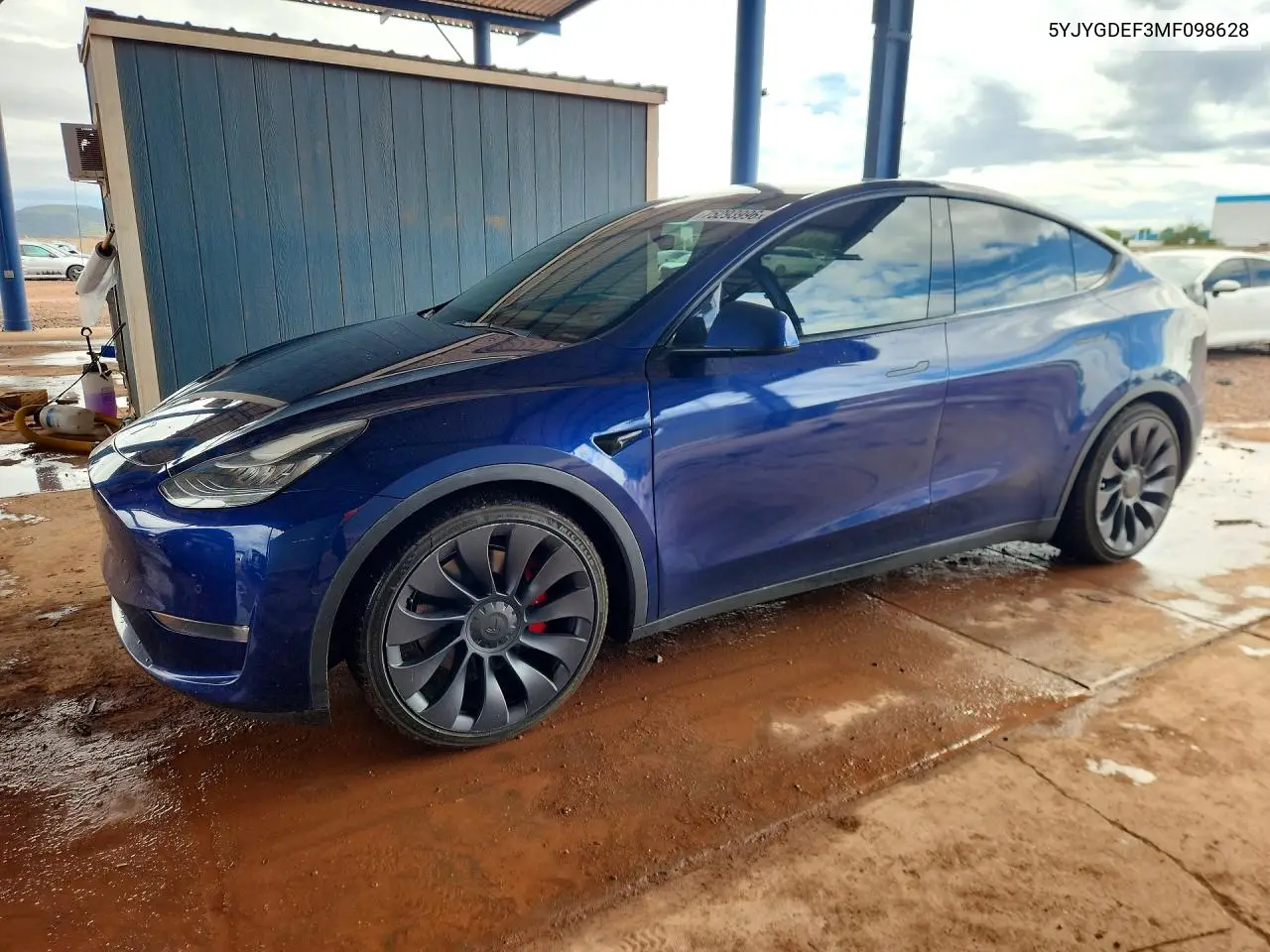 TESLA MODEL Y 2021, VIN 5YJYGDEF3MF098628