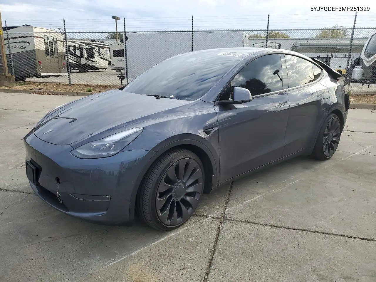 TESLA MODEL Y 2021, VIN 5YJYGDEF3MF251329