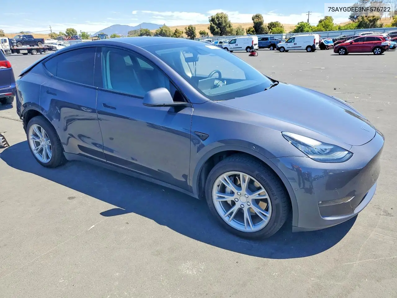 2022 TESLA MODEL Y VIN 7SAYGDEE3NF576722 — фото 4
