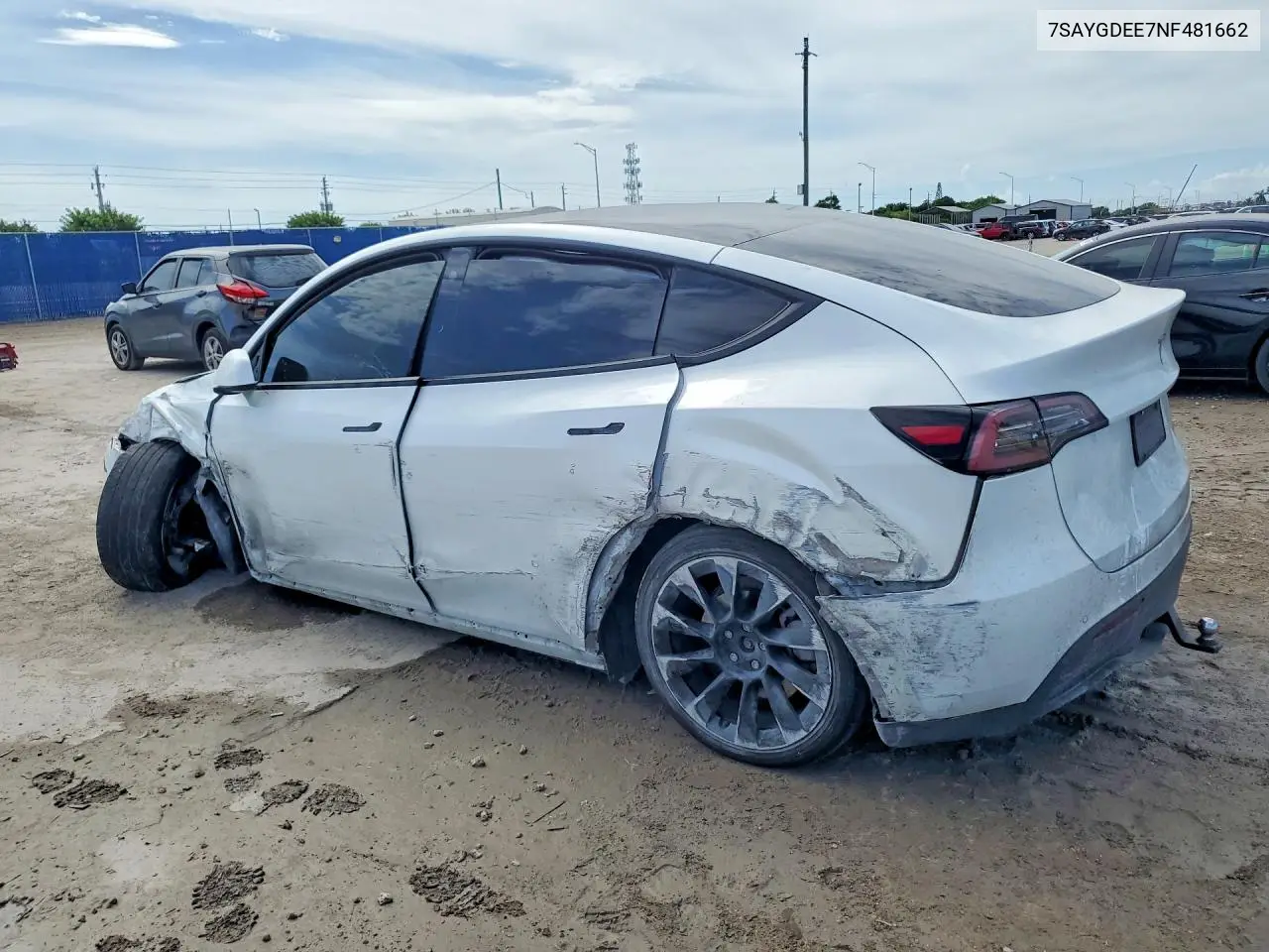 2022 TESLA MODEL Y VIN 7SAYGDEE7NF481662 — фото 2