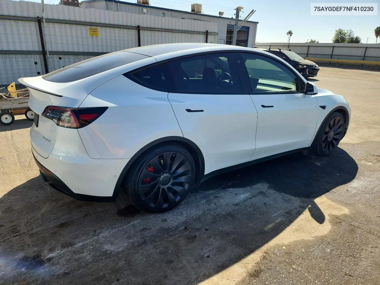 2022 TESLA MODEL Y VIN 7SAYGDEF7NF410230 — фото 3