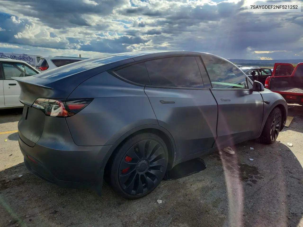 2022 TESLA MODEL Y VIN 7SAYGDEF2NF521252 — фото 3