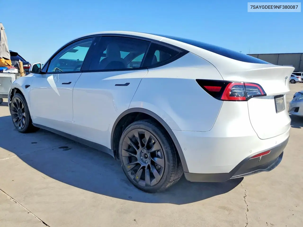 2022 TESLA MODEL Y VIN 7SAYGDEE9NF380087 — фото 2