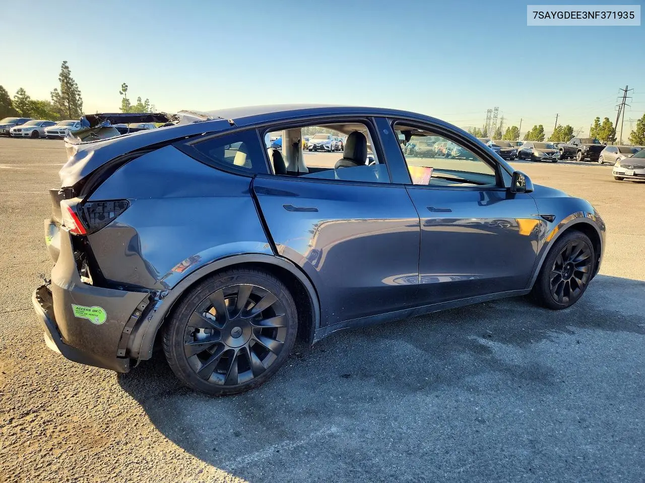 2022 TESLA MODEL Y VIN 7SAYGDEE3NF371935 — фото 3