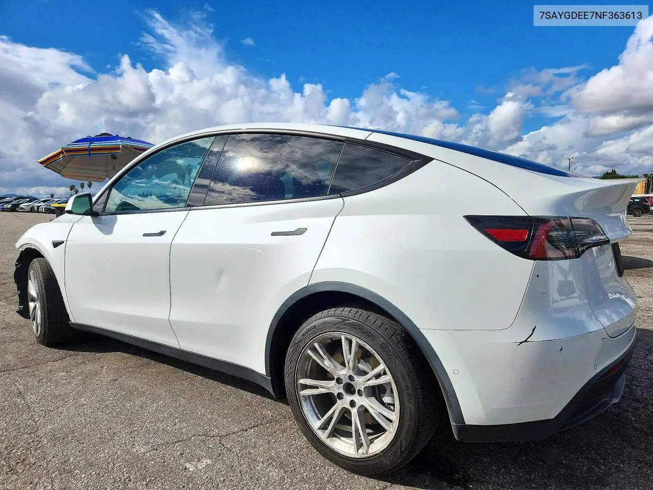 2022 TESLA MODEL Y VIN 7SAYGDEE7NF363613 — фото 2
