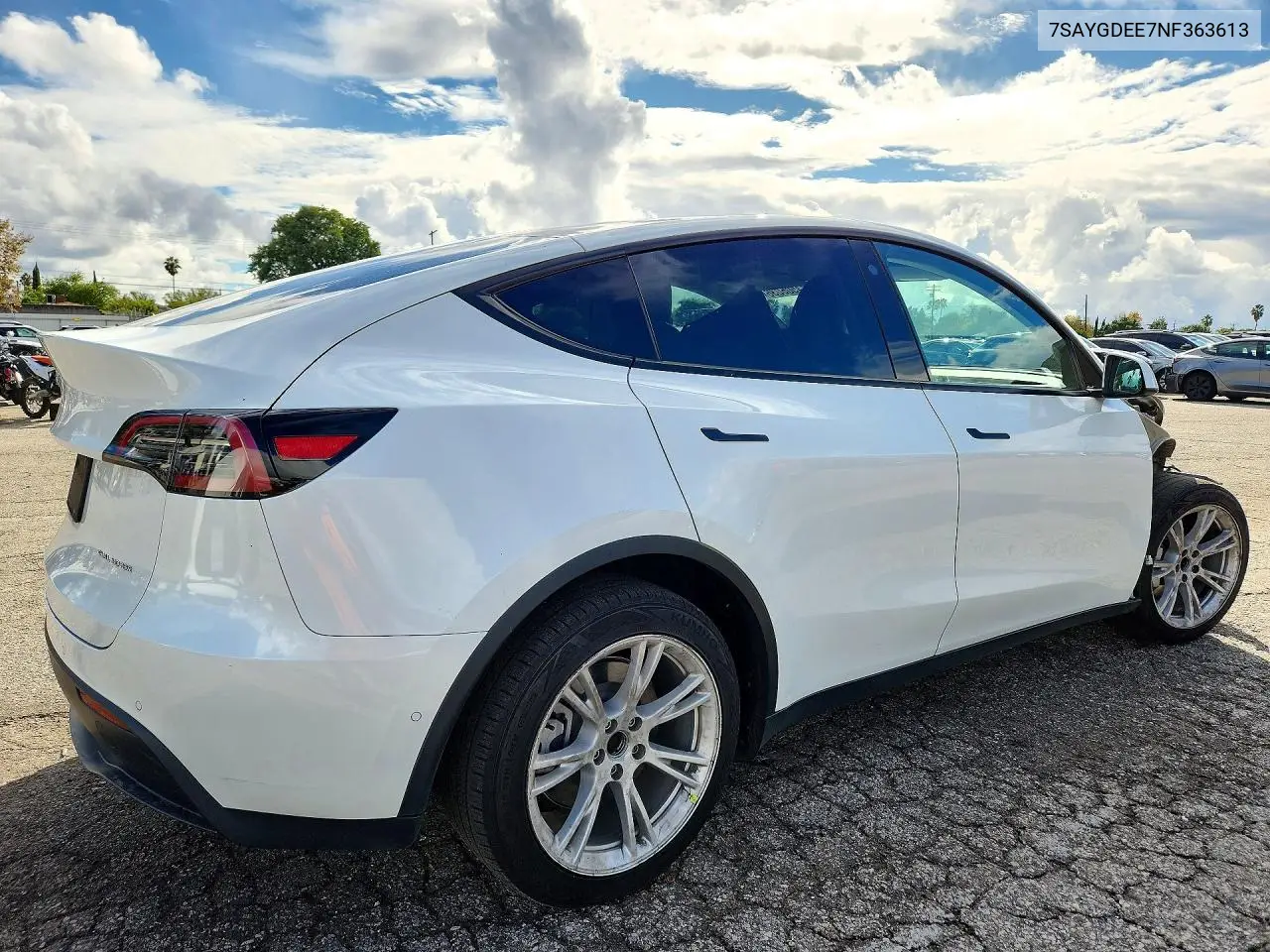 2022 TESLA MODEL Y VIN 7SAYGDEE7NF363613 — фото 3