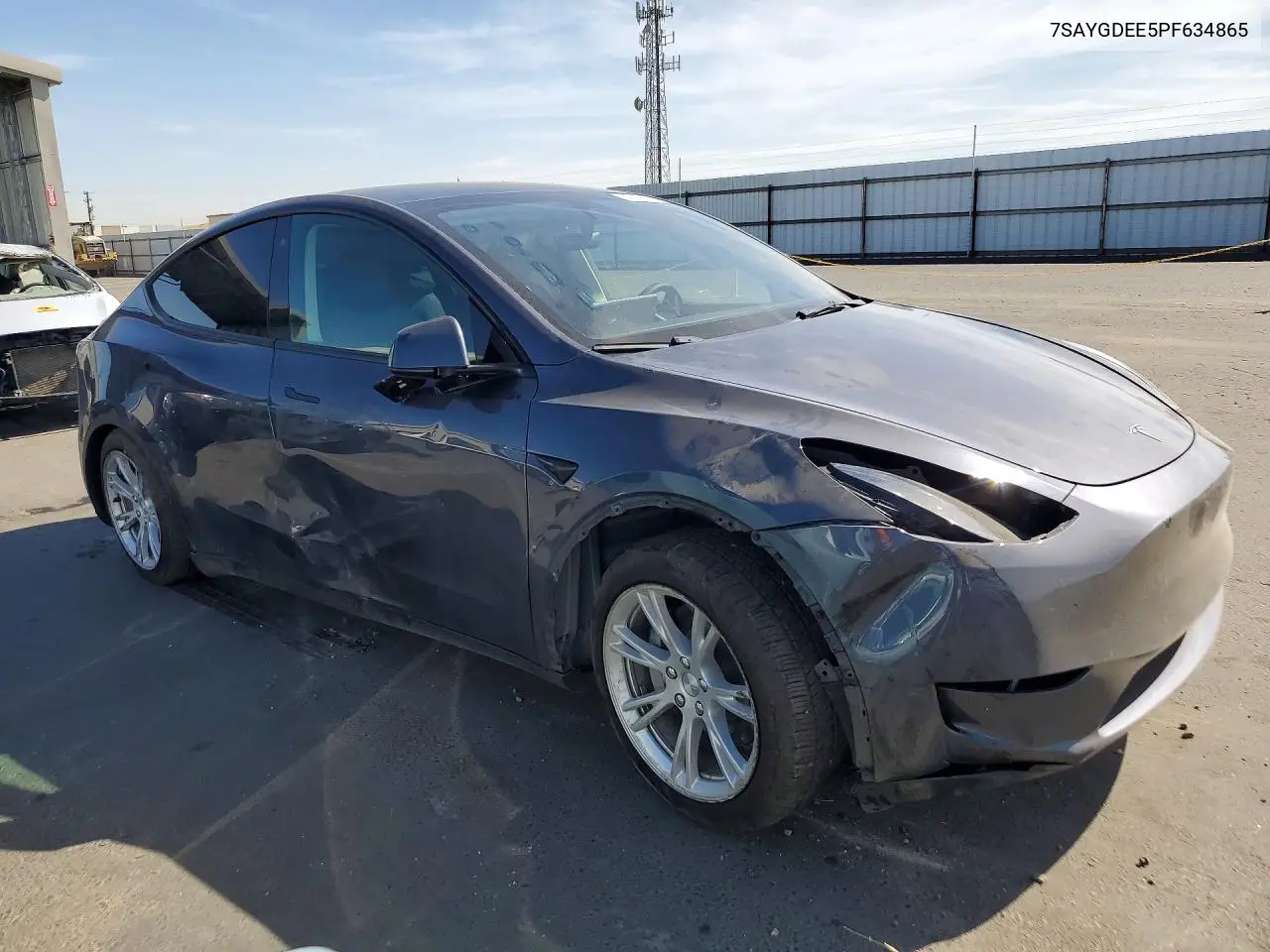 2023 TESLA MODEL Y VIN 7SAYGDEE5PF634865 — фото 4