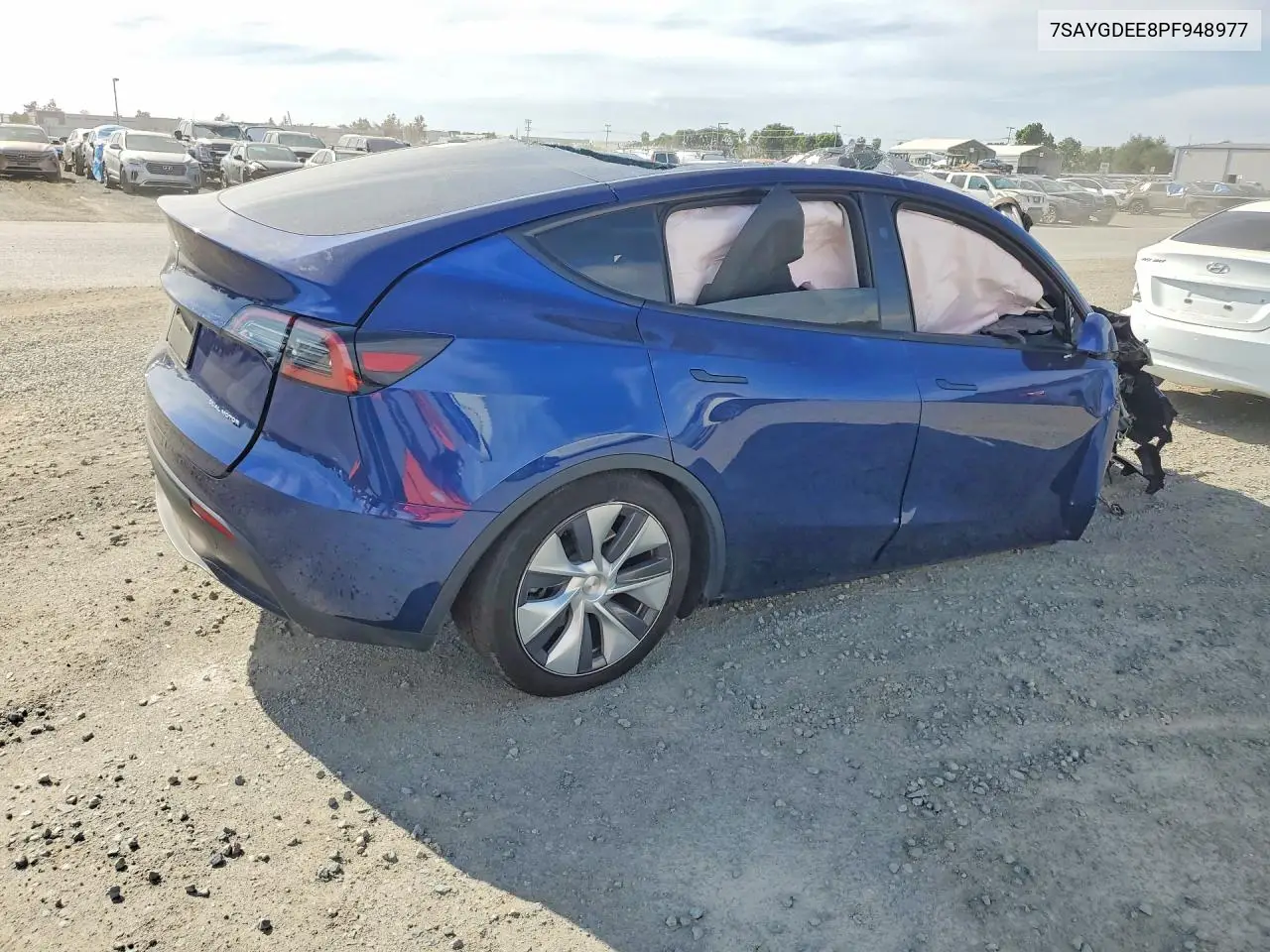 2023 TESLA MODEL Y VIN 7SAYGDEE8PF948977 — фото 3