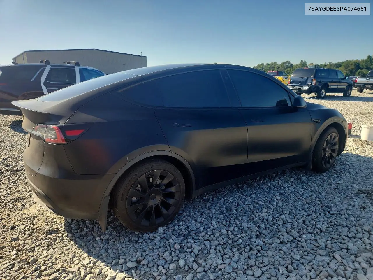 2023 TESLA MODEL Y VIN 7SAYGDEE3PA074681 — фото 3